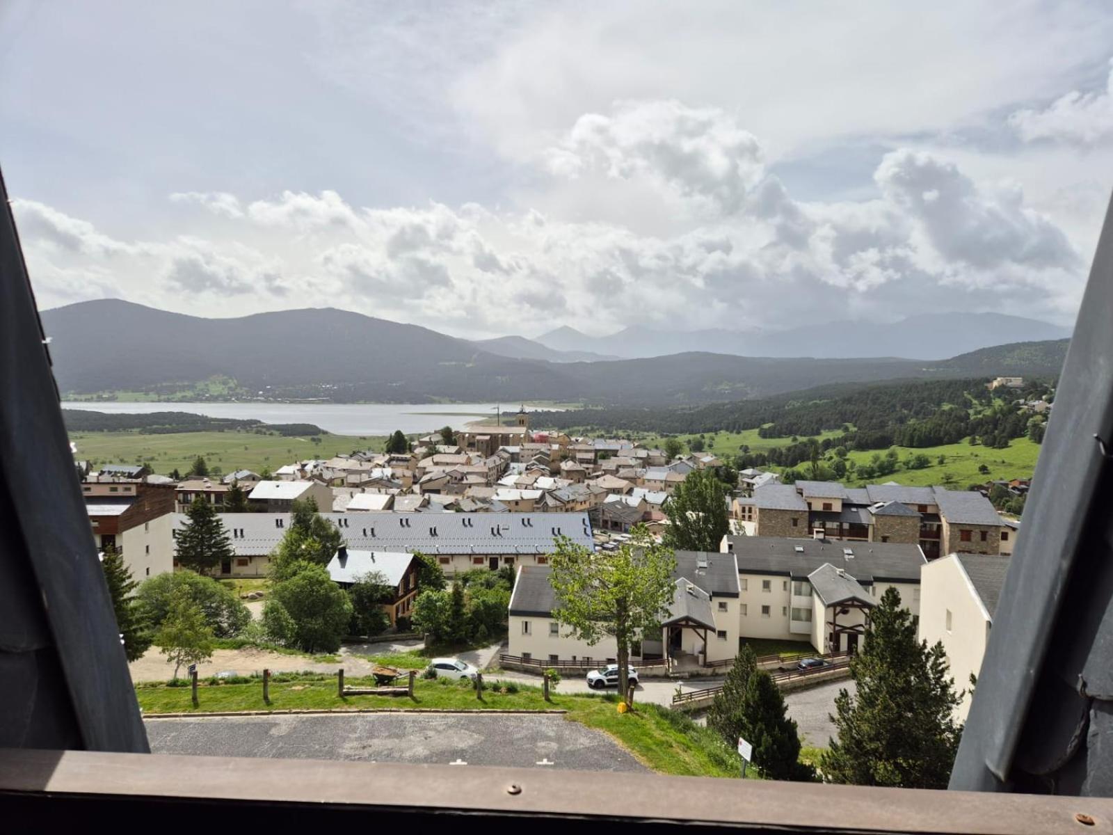 Studio Avec Loggia Les Angles - Superbe Vue Sur Lac Et Montagnes Dış mekan fotoğraf